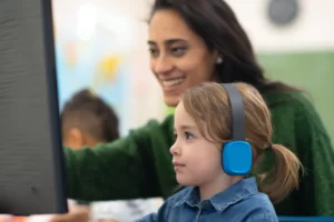 8 Advantages Of Using Headphones In Elementary School