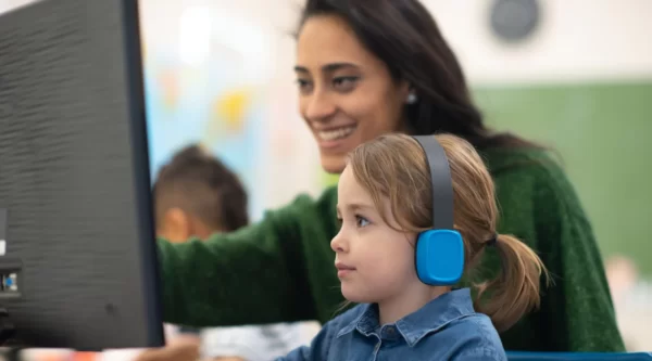 8 Advantages Of Using Headphones In Elementary School