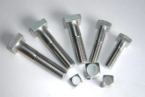 The Difference Between Head Bolts And Head Studs