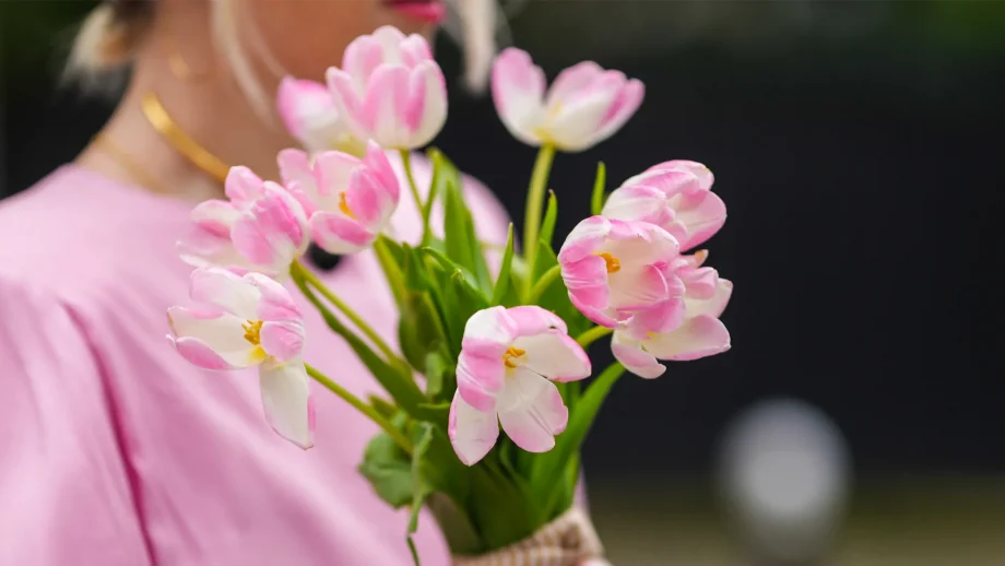 Same-Day Flower Delivery: Tips for On-Time and Perfect Gift Delivery